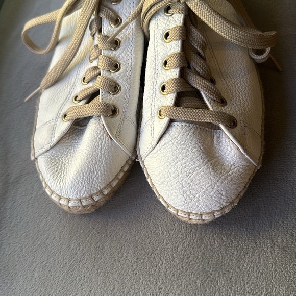 Beautiful ladies leather lace up shoes made in Spain. Size 39. Worn a few times. - Picture 2 of 8